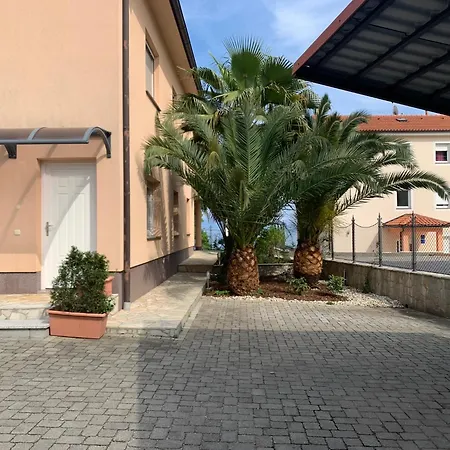 Blue Palm Apartment, Ika-opatija Apartament Ika